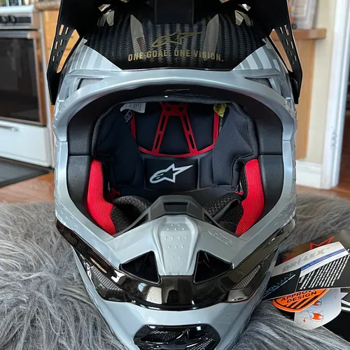"Brand New" Alpinestars Supertech M10 Carbon Helmet - Alloy *Size XS
