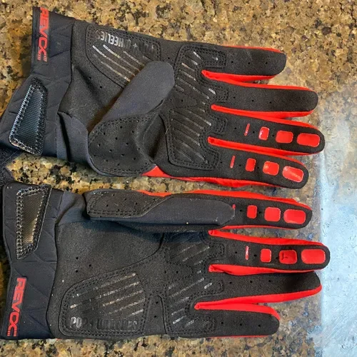 Troy lee designs revox gloves red