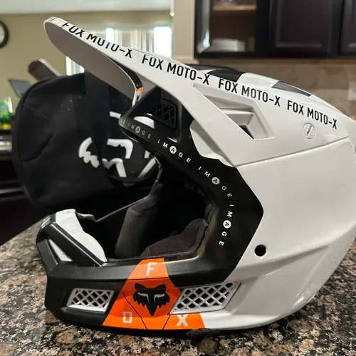 Fox V3 Helmet