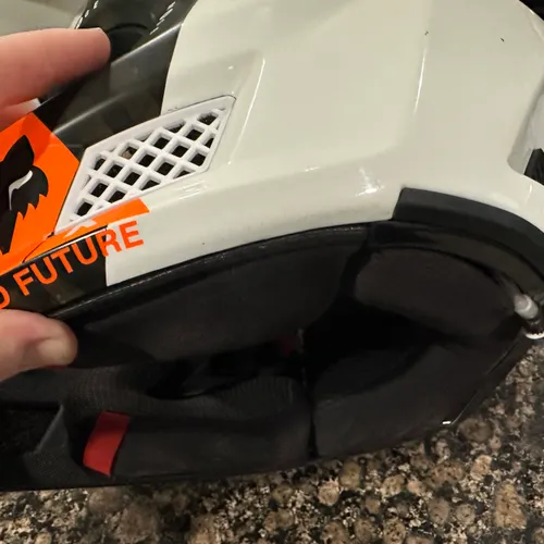 Fox V3 Helmet