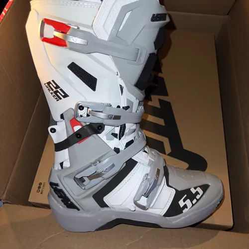 Leatt Boots 5.5 Flexlock Enduro Size 8