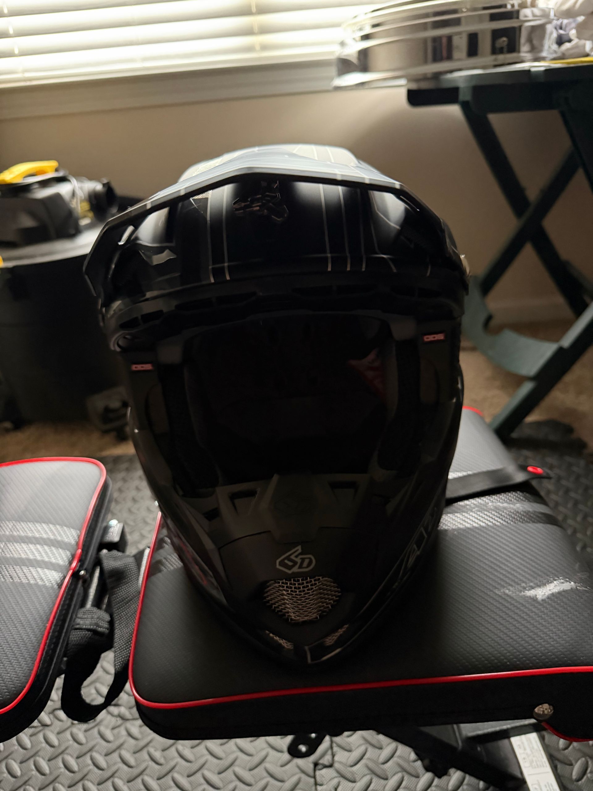6D ATR-2 helmet Size large