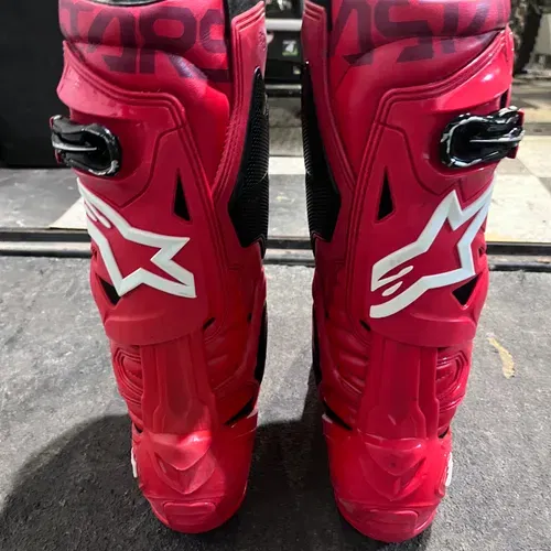 Alpinestar Tech 10 
Size 12