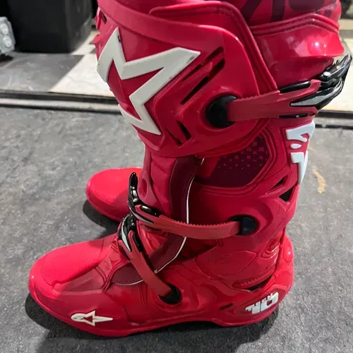 Alpinestar Tech 10 
Size 12