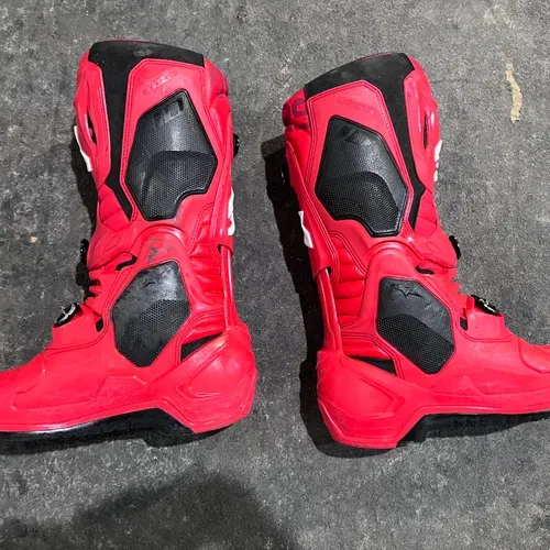 Alpinestar Tech 10 
Size 12