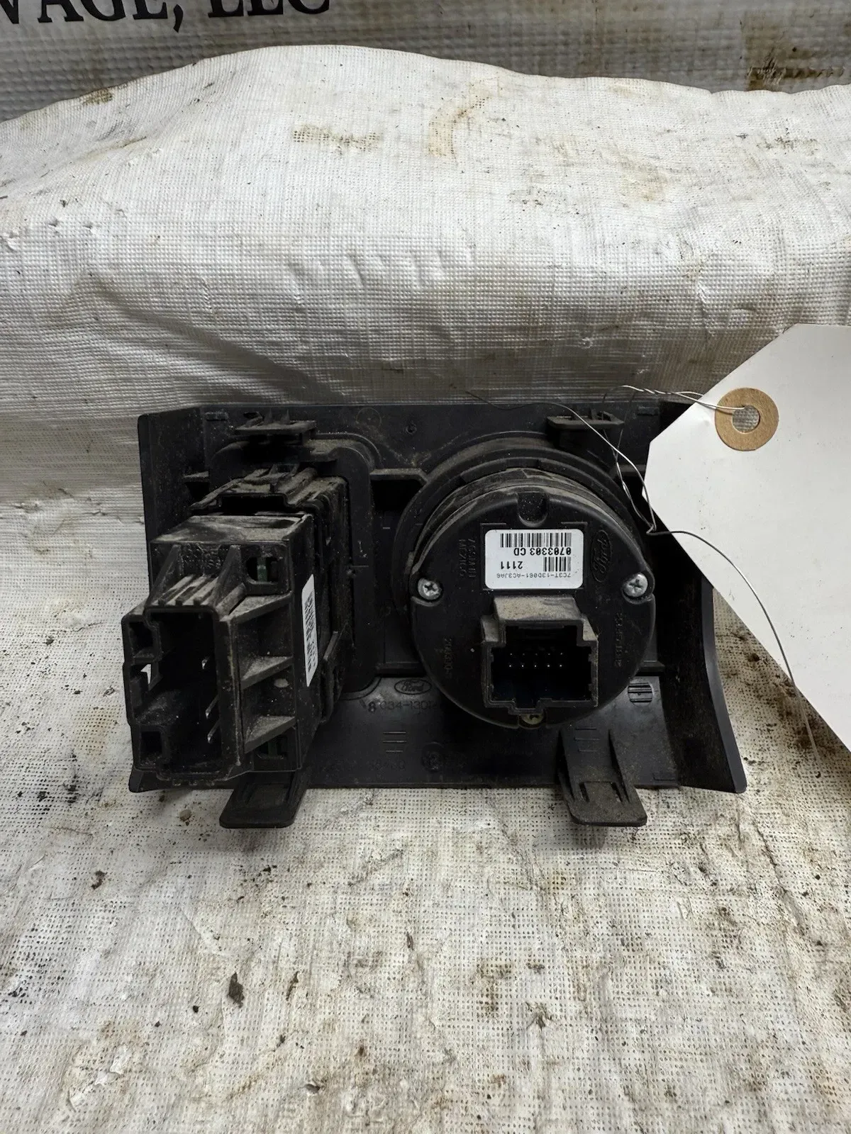 OEM 2008 Ford F250 Headlight Switch