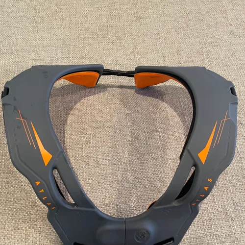 Atlas Vision Neckbrace (S/M)