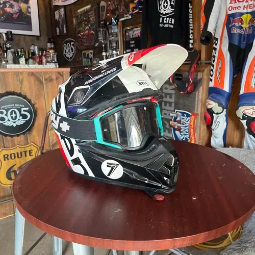 Bell Helmets - Size M