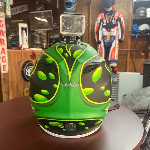 Bell Helmets - Size M