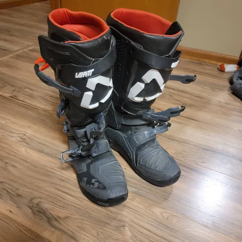 Leatt Boots - Size 11