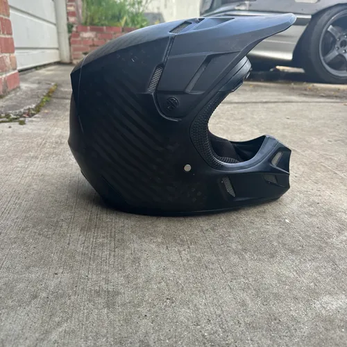 Fox V4 Carbon Helmet 
