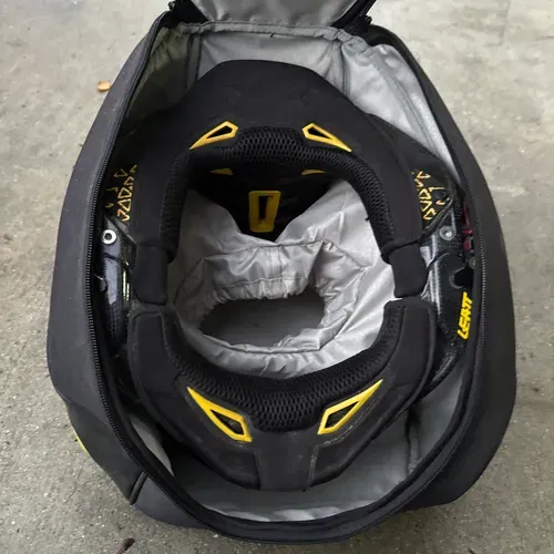 Leatt Gxp Carbon Neck brace MX Locker