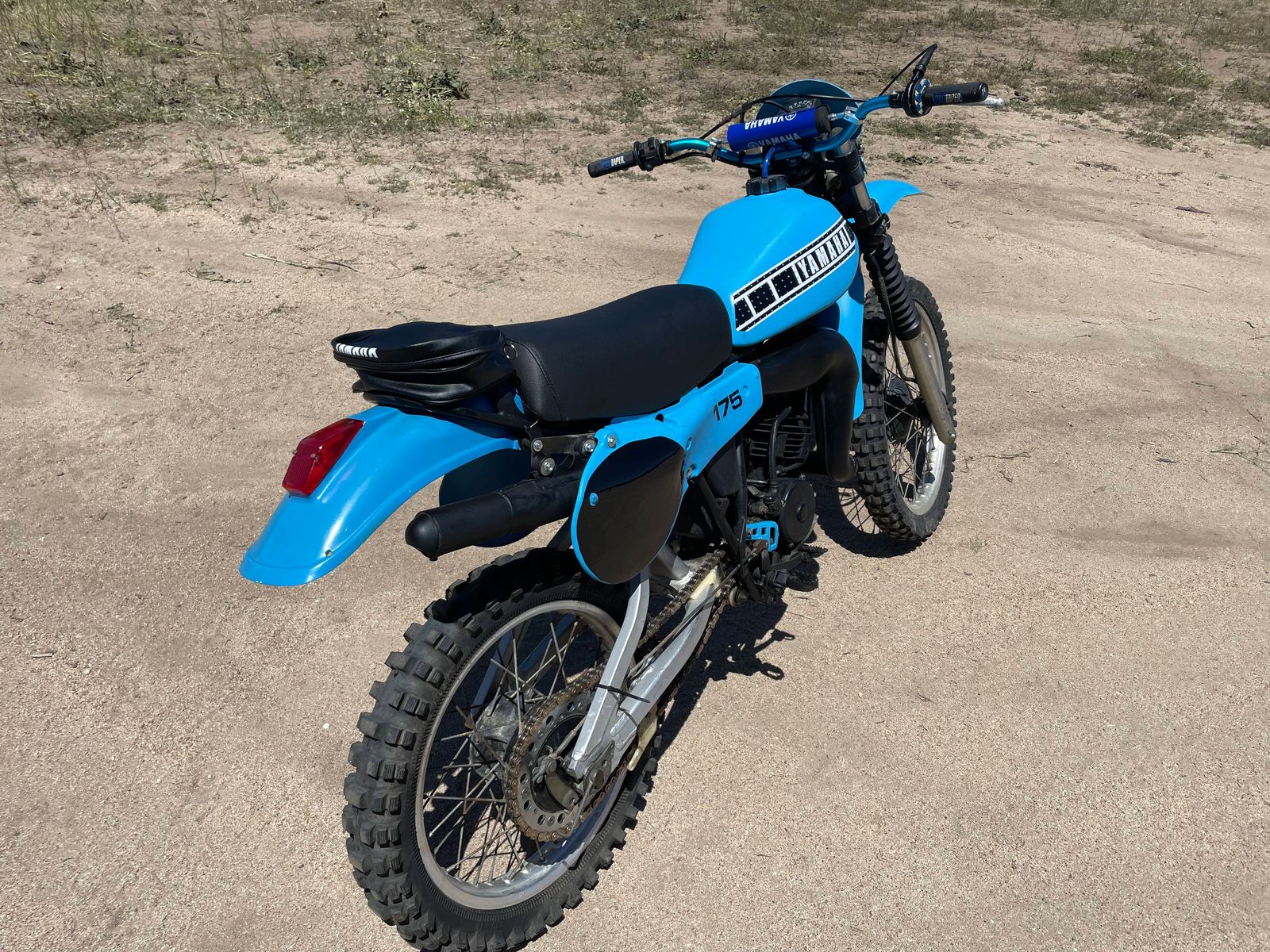 Yamaha 425 dirt bike top