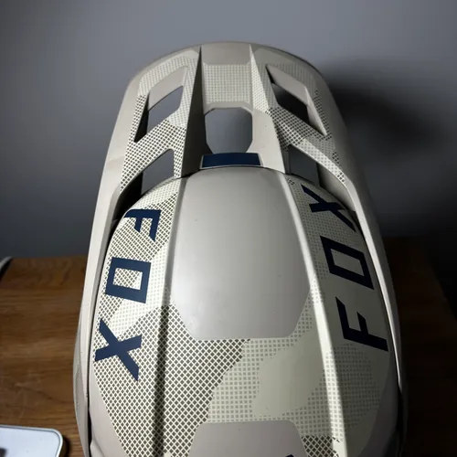 medium tan fox helmet