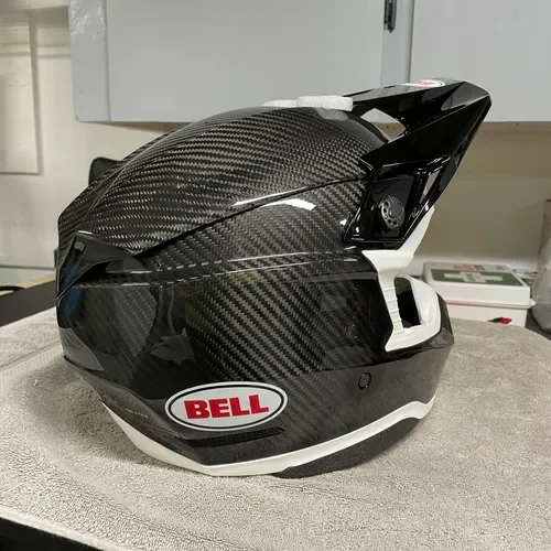 Bell Moto 10 Spherical Gloss Black Carbon 