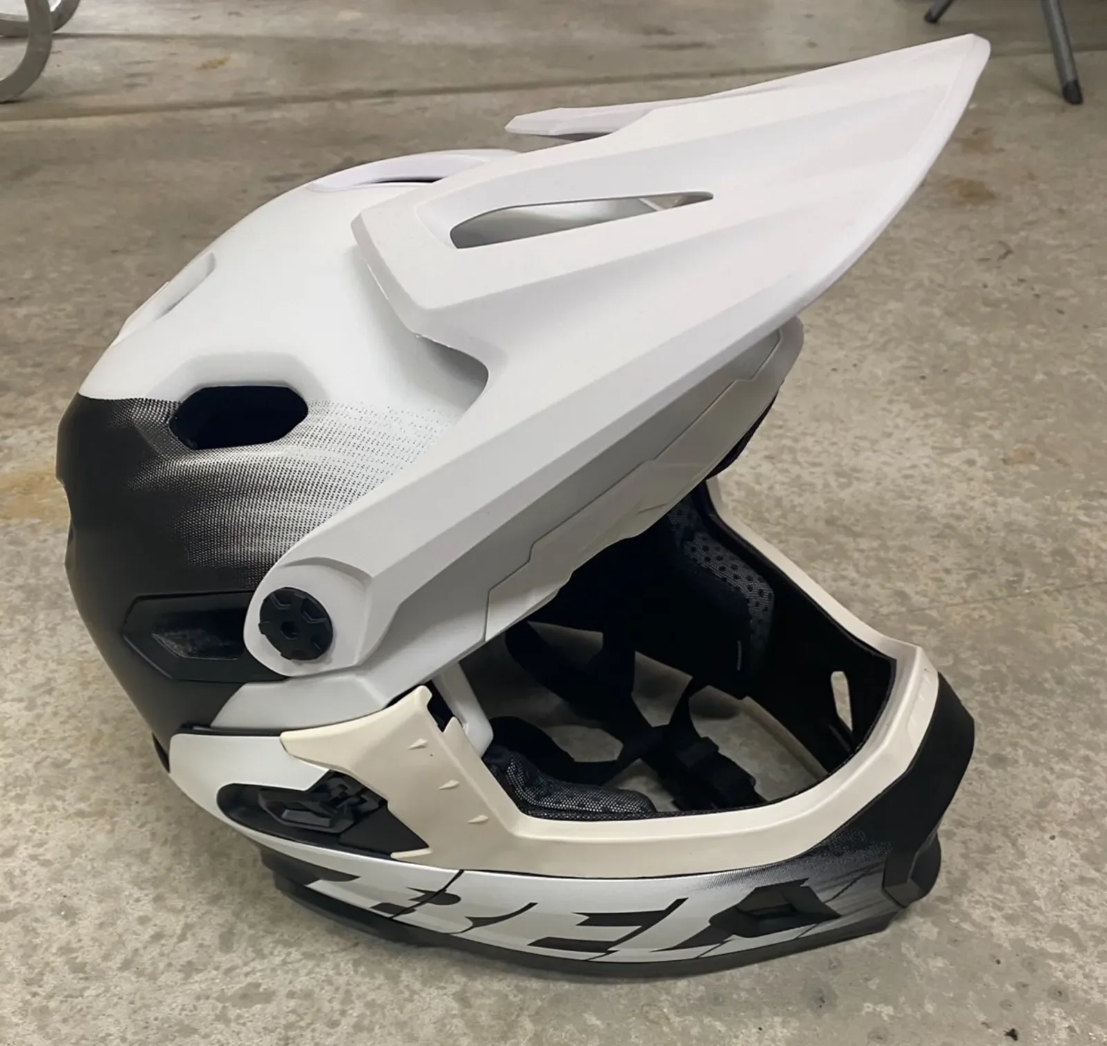 Casque VTT Super DH Spherical – Bell Bike Helmets