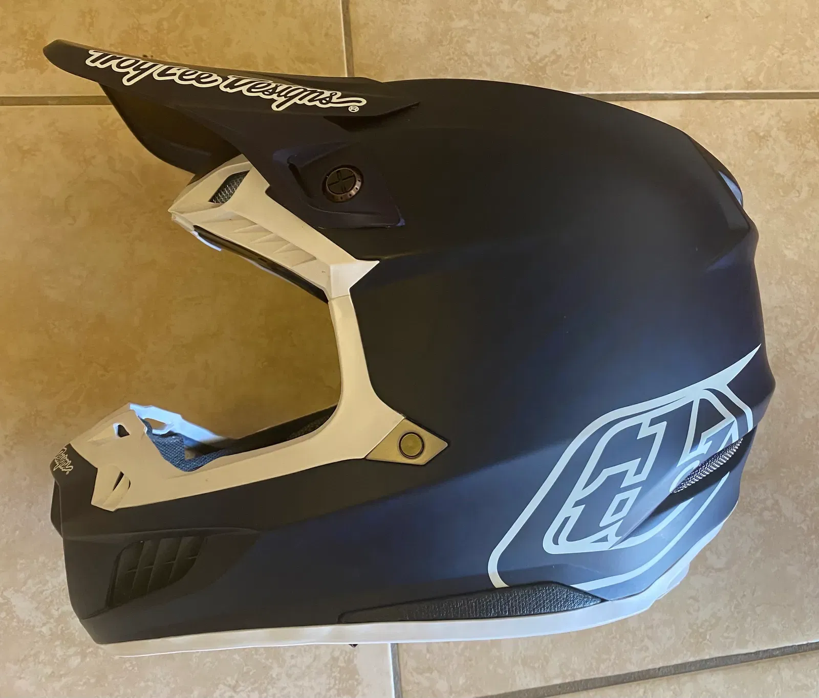 Troy Lee Designs SE5 Carbon Helmet XL/XXL | MX Locker