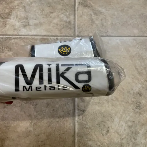 Mika Metals Handlebar Pad
