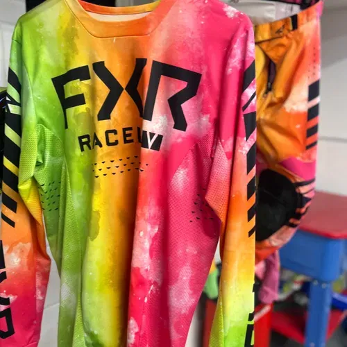 FXR Podium Gear