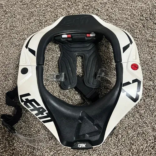 Leatt 5.5 Neck Brace | MX Locker