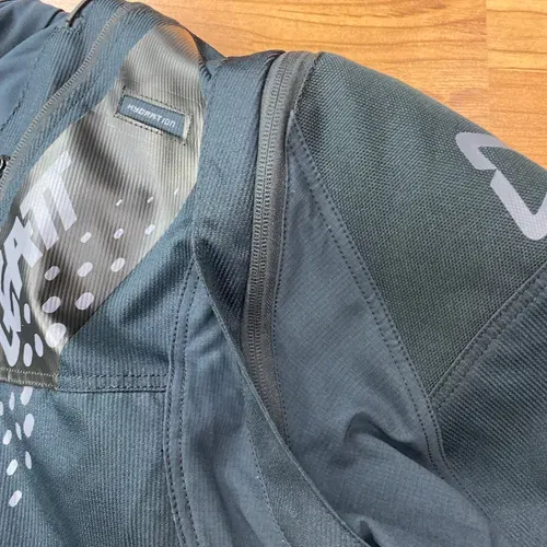 Leatt Enduro 5.5 Protective Jacket Size XL