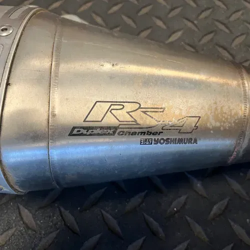 Yoshimura RS4 Exhaust 