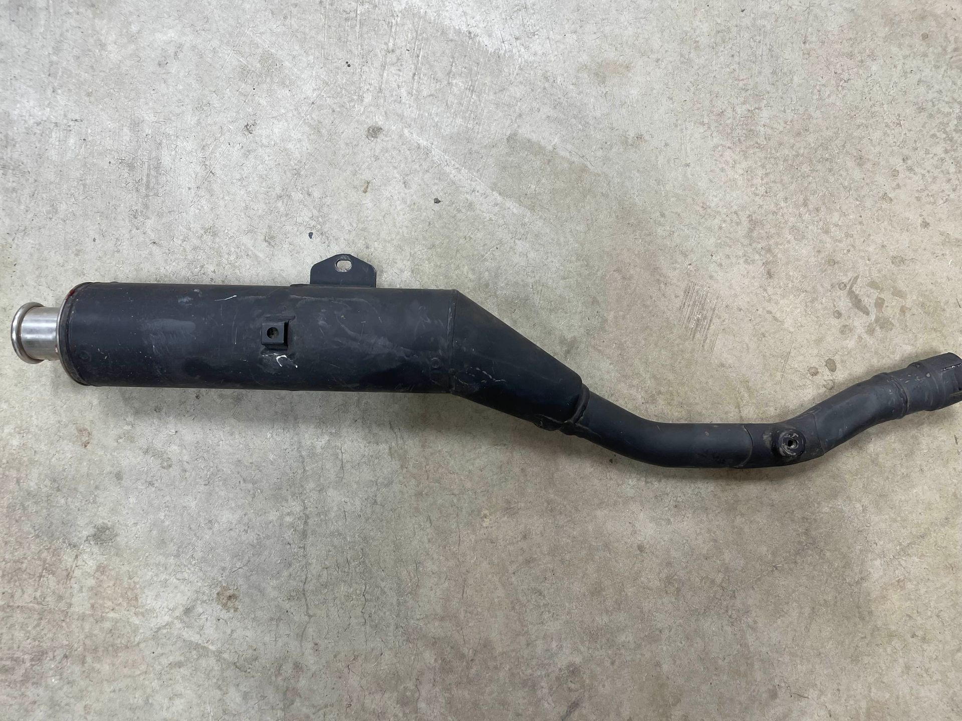 OEM, WR400 Pipe, Removable spark arrestor included, Very low hour. 