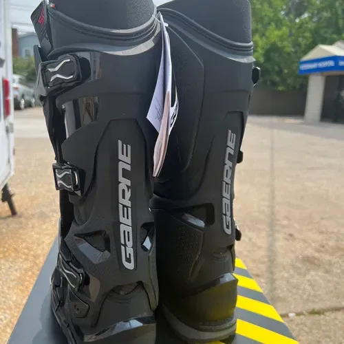 NEW! Gaerne SG-22 MX Boots - Black - Size 8