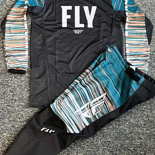 Fly Racing Kinetic Wave Jersey & Pant Combo - Black/Rum