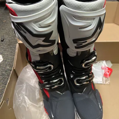 SALE!! Alpinestars Tech 10 Supervented Boots  Size 12