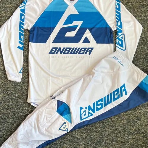 Answer Racing A23 Syncron CC Gear Combo - White/Blue
