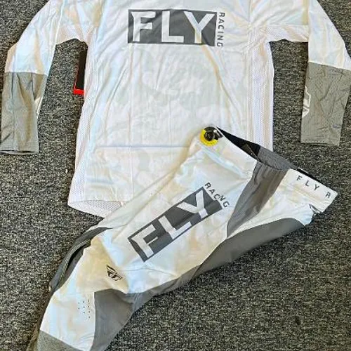 NEW! Fly Racing Lite Limited Stealth Gear Combo - White/Grey