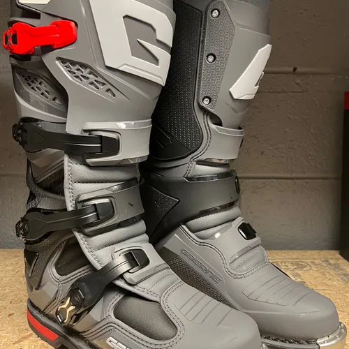 NEW! Gaerne SG-22 MX Boots - Anthracite/Black/Red - Size 9