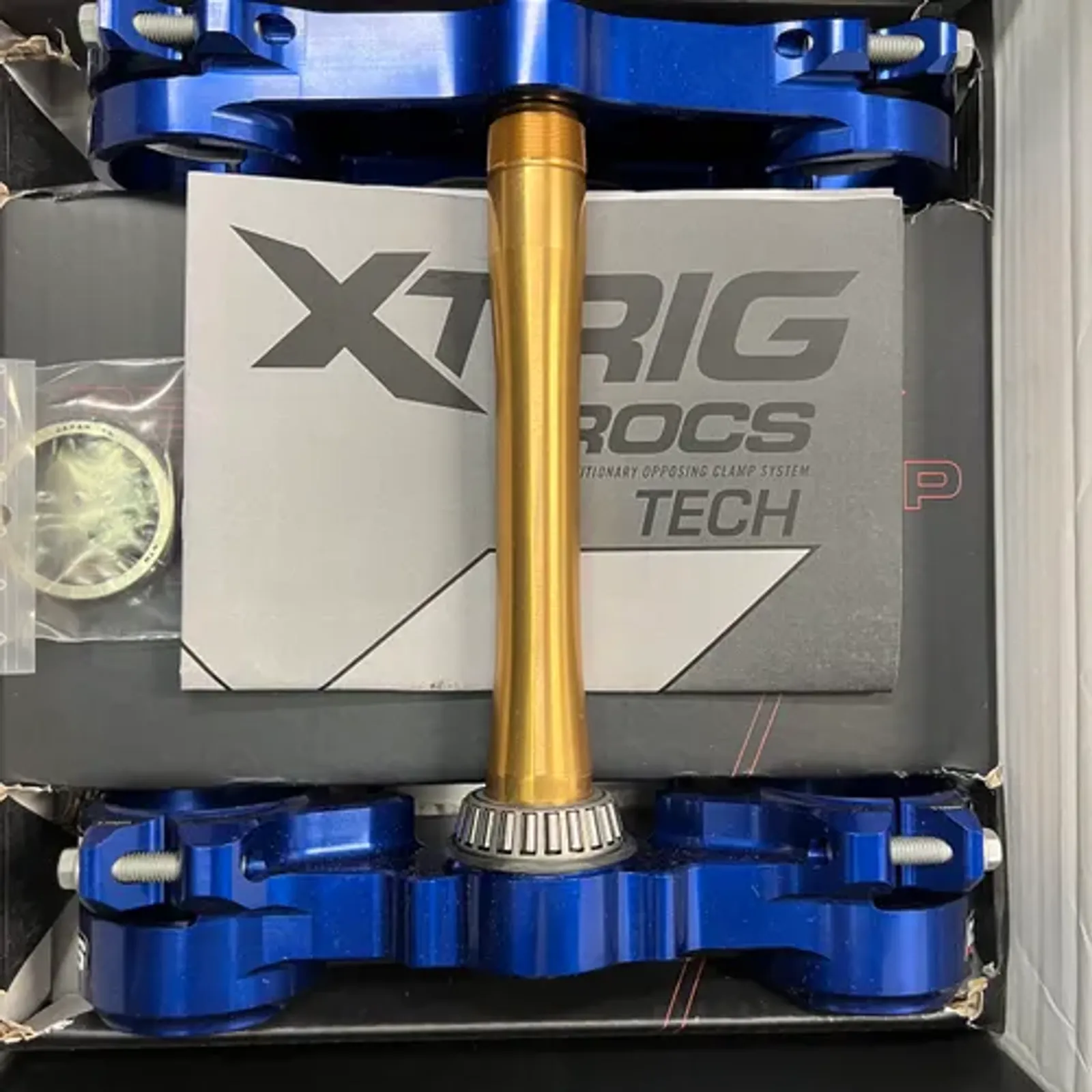 Xtrig Rocs Tech Triple Clamps Blue 25mm - Yamaha 06-23 YZ250 Xtrig Rocs Tech Triple Clamps Blue 25mm - Yamaha 06-23 YZ250