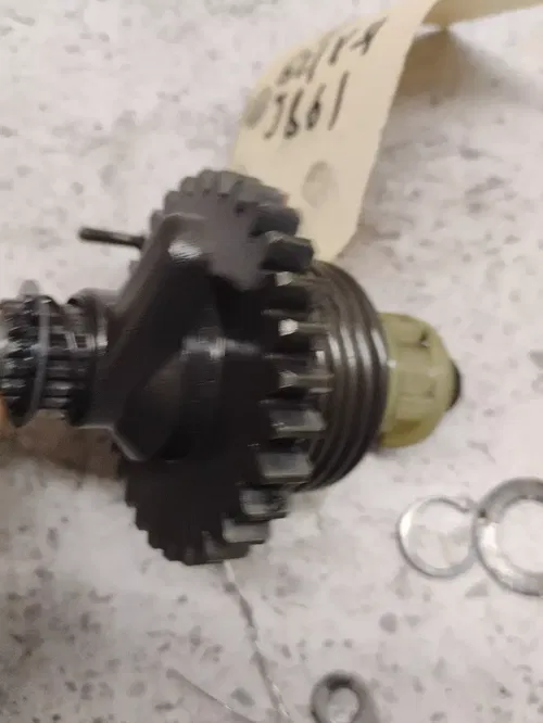 1991 85-96 KX125 KX 125 OEM Kick Start Starter Mechanism Axle Spindle Shaft Gear