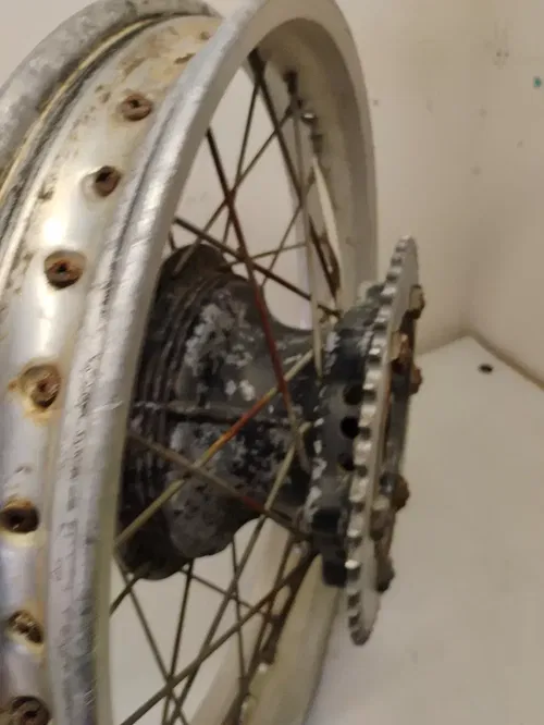 1977 77 1978 78 YAMAHA IT400 IT 400 REAR WHEEL TIRE RIM HUB 1975 75 MX250 MX 250