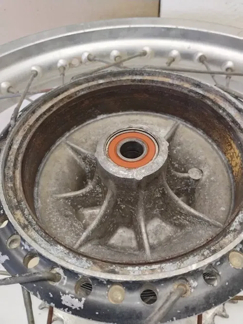 1977 77 1978 78 YAMAHA IT400 IT 400 REAR WHEEL TIRE RIM HUB 1975 75 MX250 MX 250