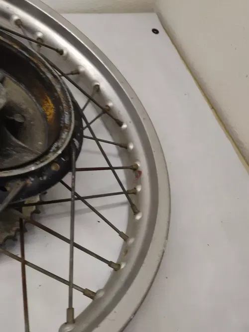 1977 77 1978 78 YAMAHA IT400 IT 400 REAR WHEEL TIRE RIM HUB 1975 75 MX250 MX 250