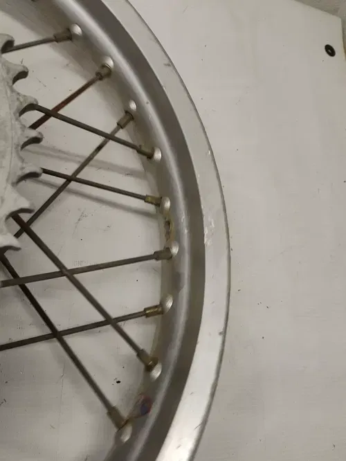 1977 77 1978 78 YAMAHA IT400 IT 400 REAR WHEEL TIRE RIM HUB 1975 75 MX250 MX 250