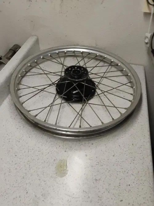 1977 77 1978 78 YAMAHA IT400 IT 400 FRONT WHEEL  RIM HUB 1975 75 MX250 MX 250