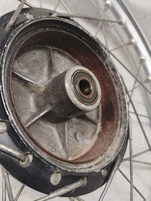 1977 77 1978 78 YAMAHA IT400 IT 400 FRONT WHEEL  RIM HUB 1975 75 MX250 MX 250