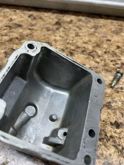 1981 1982 1983 Yamaha XJ550 MAXIM SECA carburetor float bowl Right Side