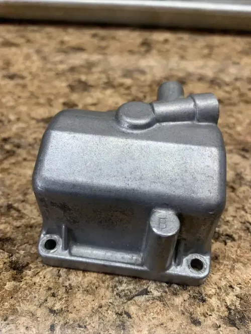 1981 1982 1983 Yamaha XJ550 MAXIM SECA carburetor float bowl Right Side
