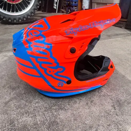 Troy Lee Design GP Helmet XL (has Cracked Visor)