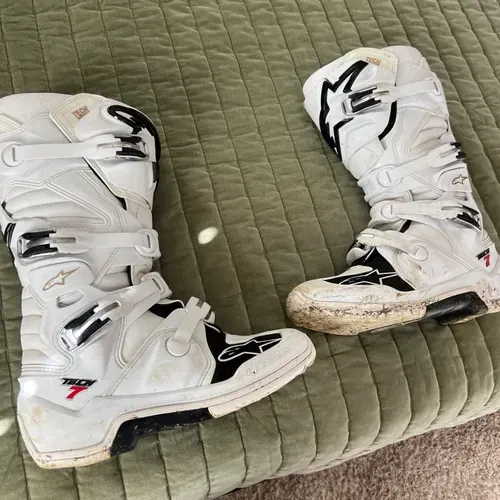 White Alpinestars Tech 7 Only 3 Rides