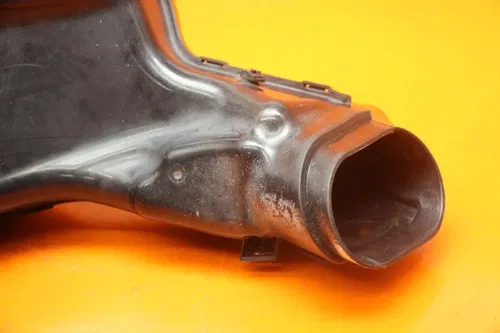 2007 2008 SUZUKI GSXR 1000 OEM LEFT RAM AIR INTAKE DUCT TUBE 94430-21H00