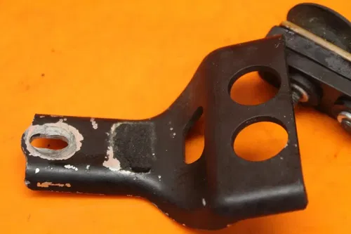 2002 2003 YAMAHA YZF R1 OEM GAS TANK FUEL CELL PETROL RESERVOIR BRACKET MOUNT