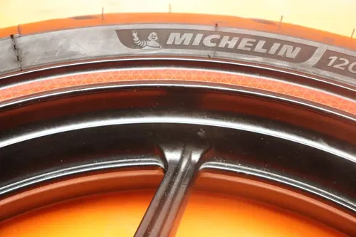 08-10 KAWASAKI NINJA ZX10R OEM FRONT WHEEL RIM W TIRE