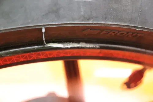 08-10 KAWASAKI NINJA ZX10R OEM FRONT WHEEL RIM W TIRE