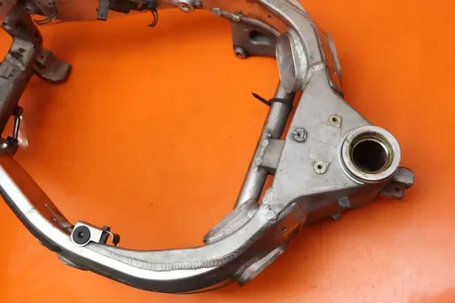 2001-2007 SUZUKI HAYABUSA OEM STRAIGHT FRAME CHASSIS RACE/STUNT ONLY